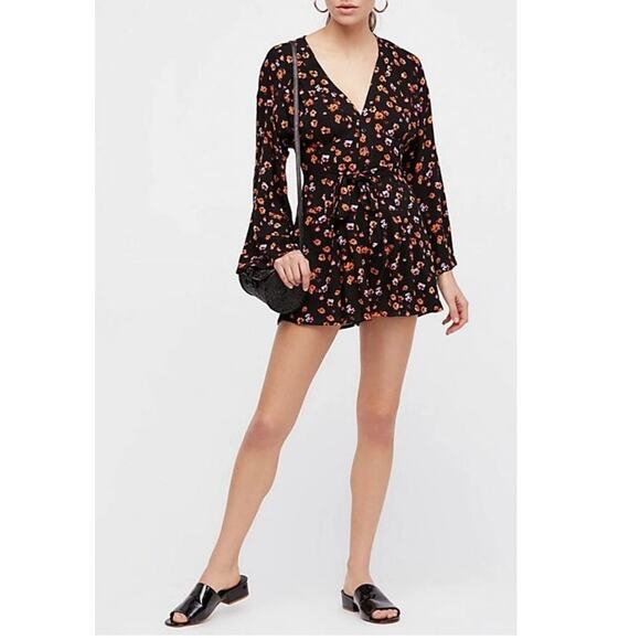 FREE PEOPLE L'amour Floral Long Sleeve V Neckline Button Down Romper New 2 Black - Picture 10 of 10